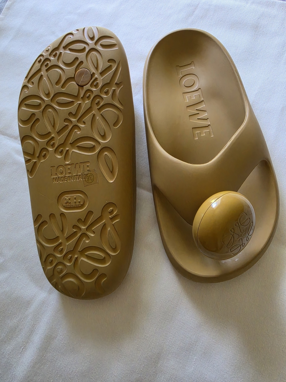 Loewe Tan Bubble Thong Slide Sandals Size 5 - Picture 2 of 3